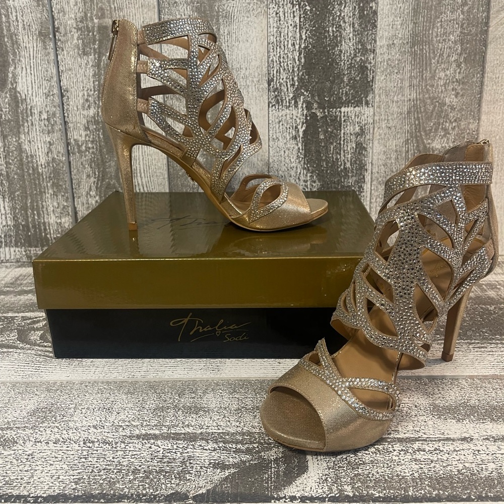 Gorgeous Bling High Heel Shoes New in Box Size 9